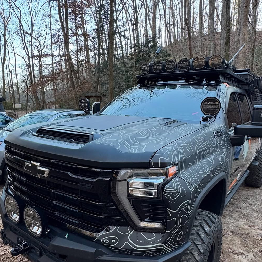 Chevrolet Silverado 2500HD with Scoop(2019-Present) Lensun 98W Hood Solar Panel