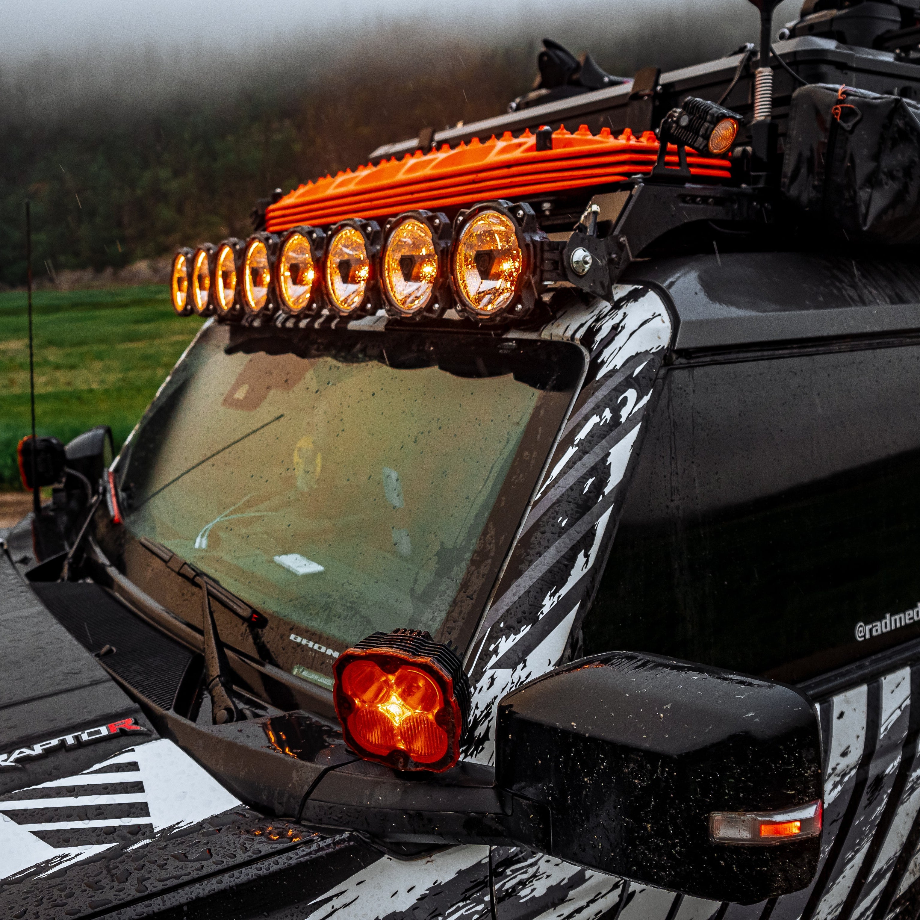 KC light bar mount